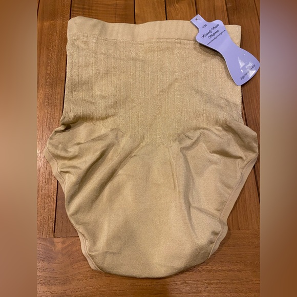 New Heavenly Secrets Shapewear - Picture 7 of 9